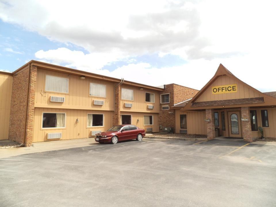 Days Inn By Wyndham West Branch Iowa City Area Exterior photo